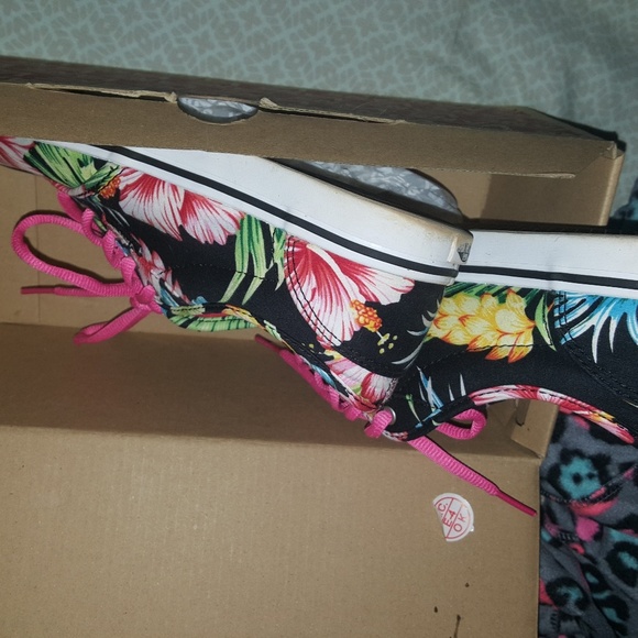 Vans size 6.5 - Picture 3 of 3